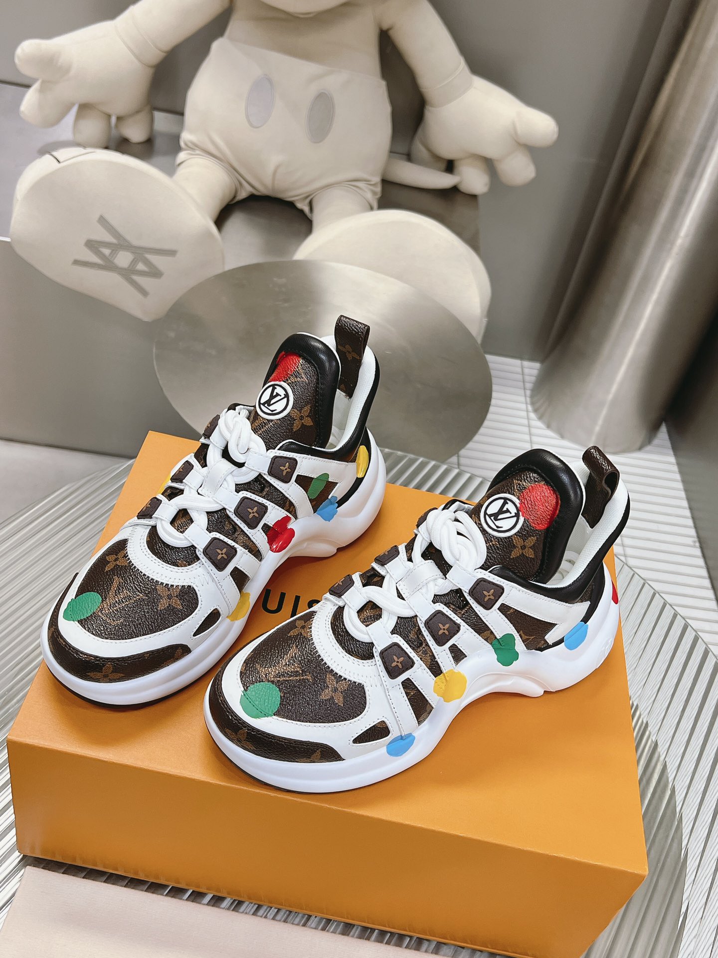 Louis Vuitton Sneaker – WOLV1044