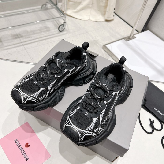 3XL Sneaker – BLNC1137