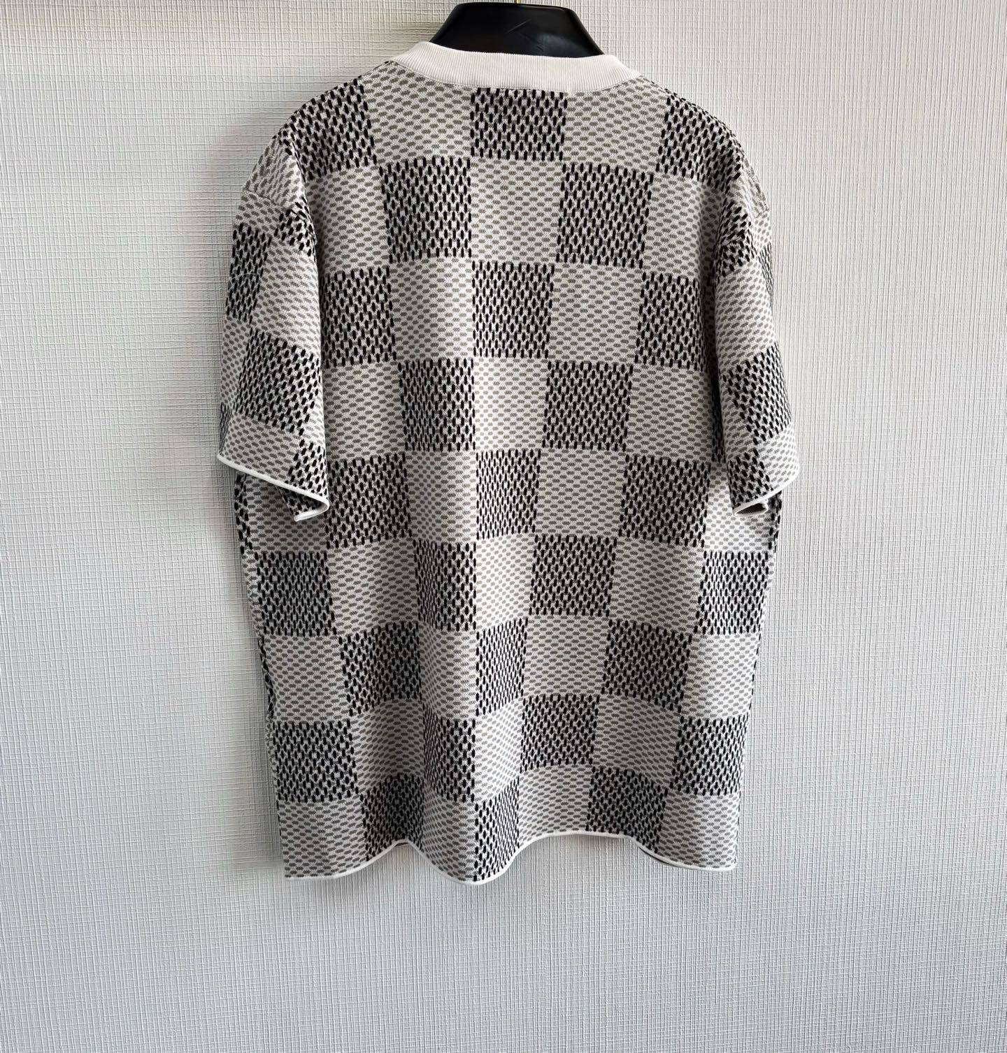 Louis Vuitton T-Shirt – TSHP3038