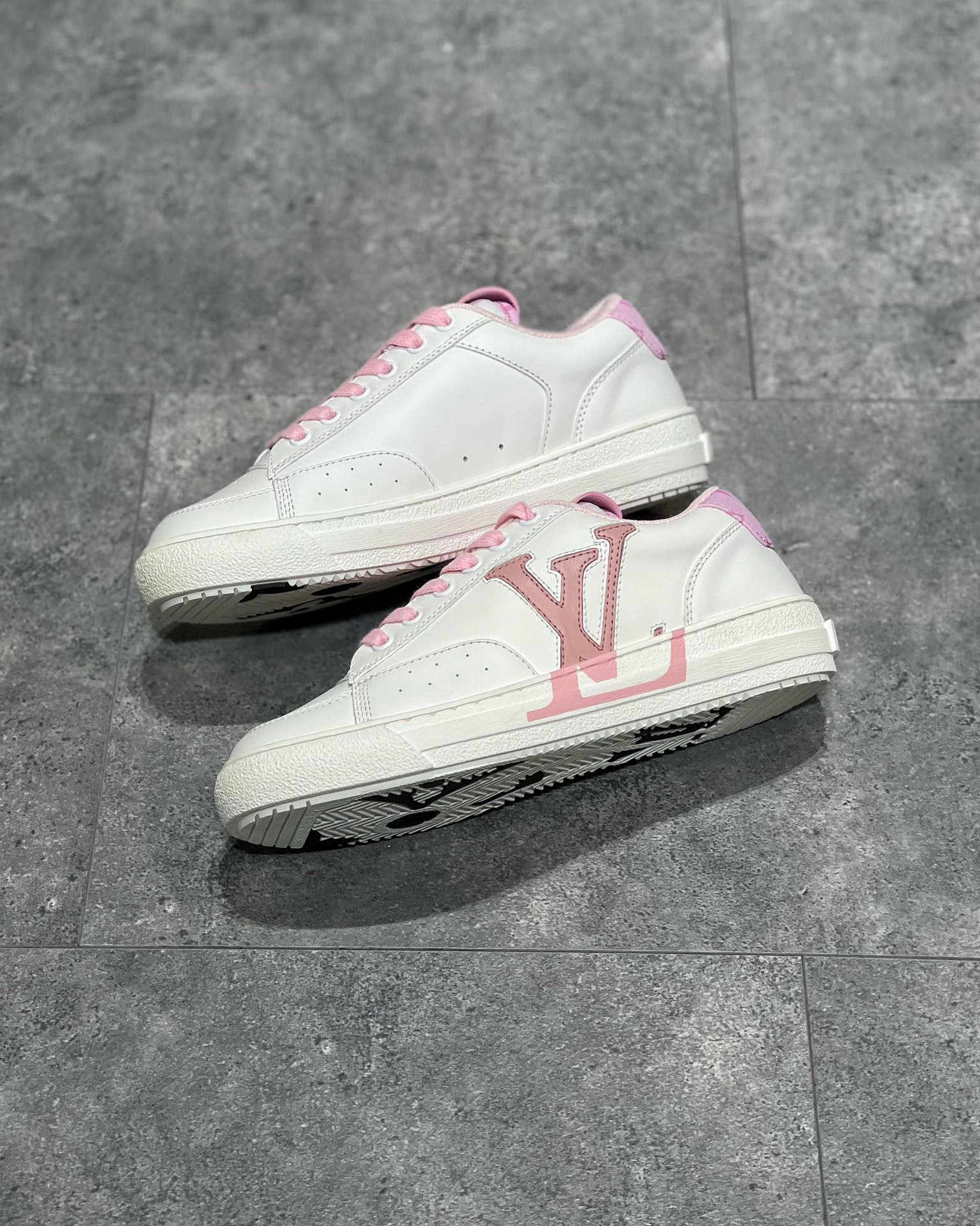 Louis Vuitton Sneaker – LSVT1298