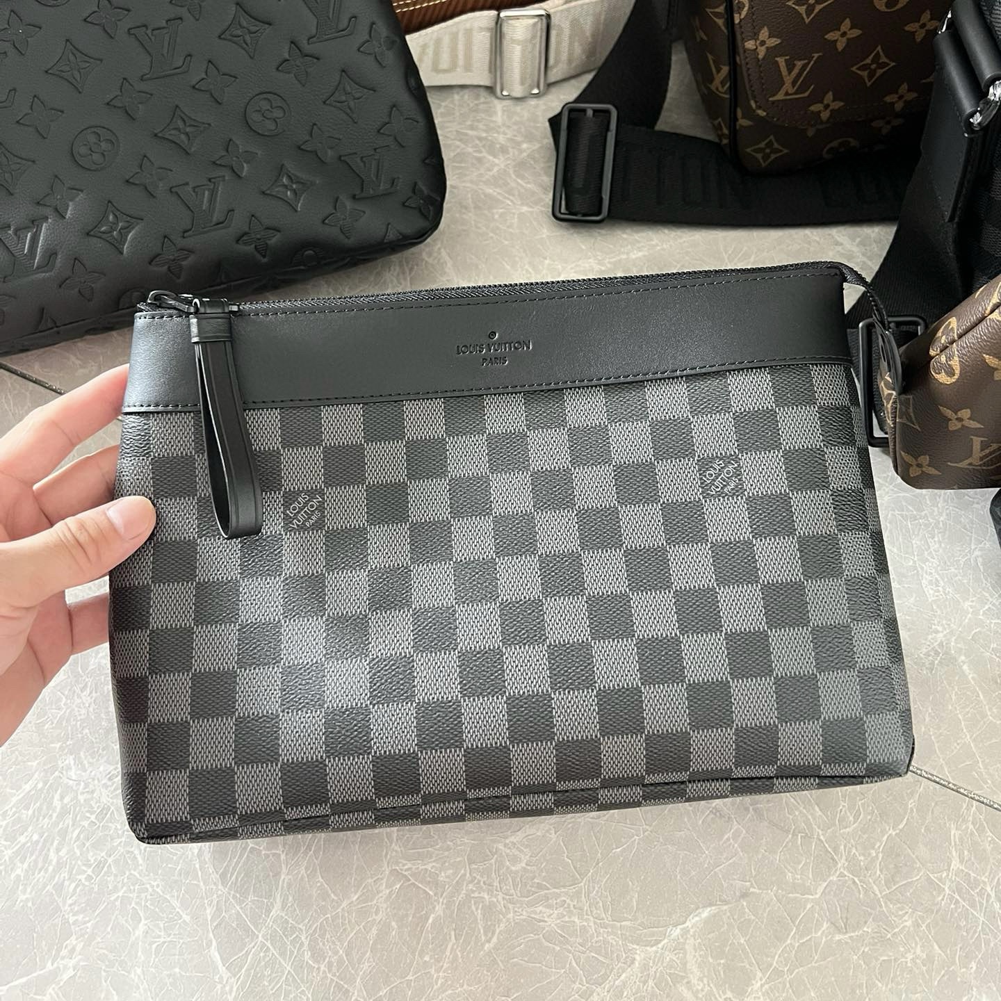 Louis Vuitton Pouch – BHPH1048
