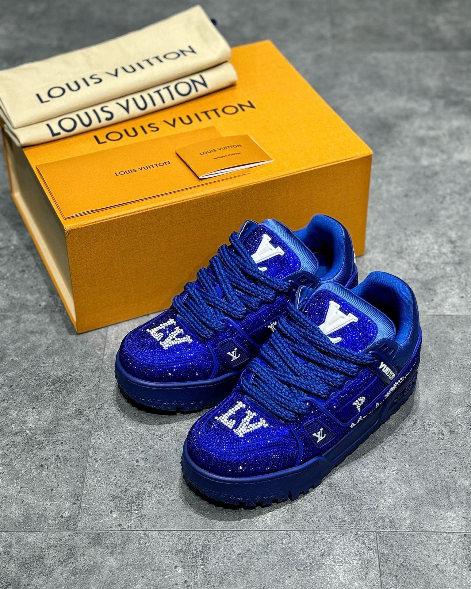 Louis Vuitton Sneaker – LSVT1396