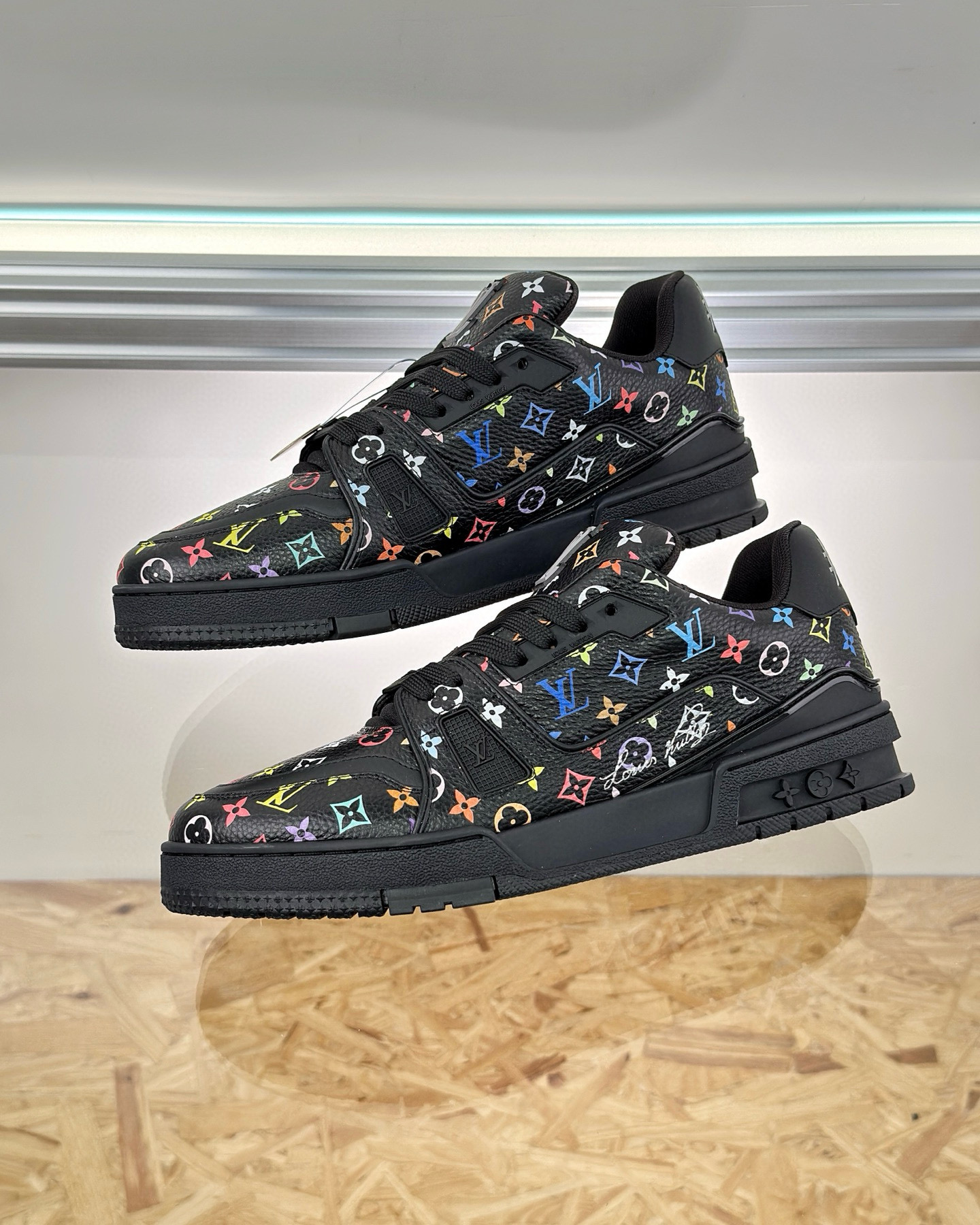 Louis Vuitton Sneaker – LSVT1451