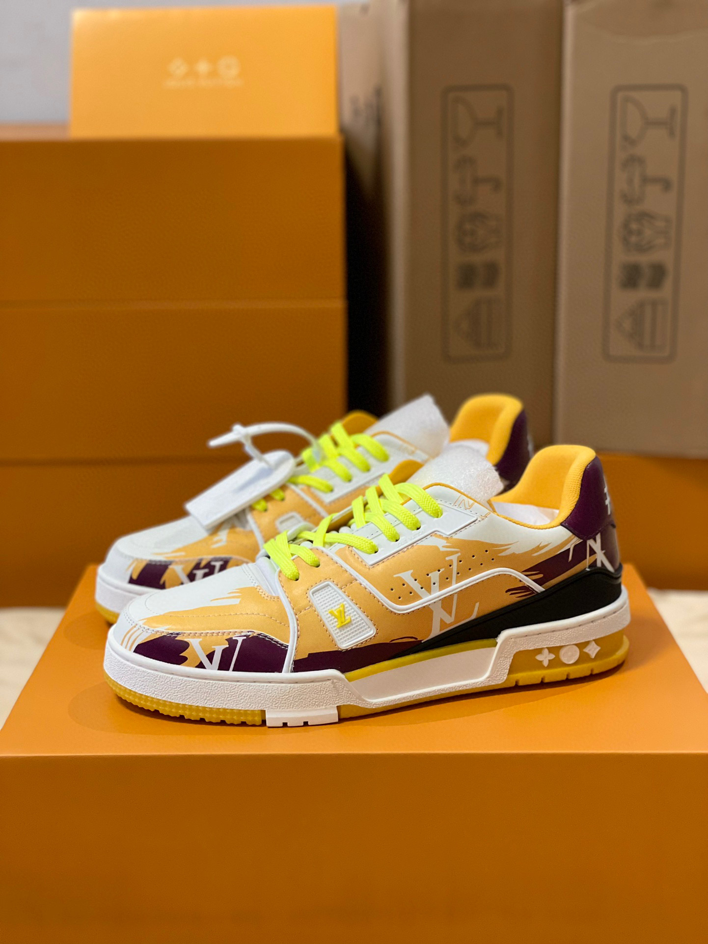 Louis Vuitton Sneaker – LSVT1226