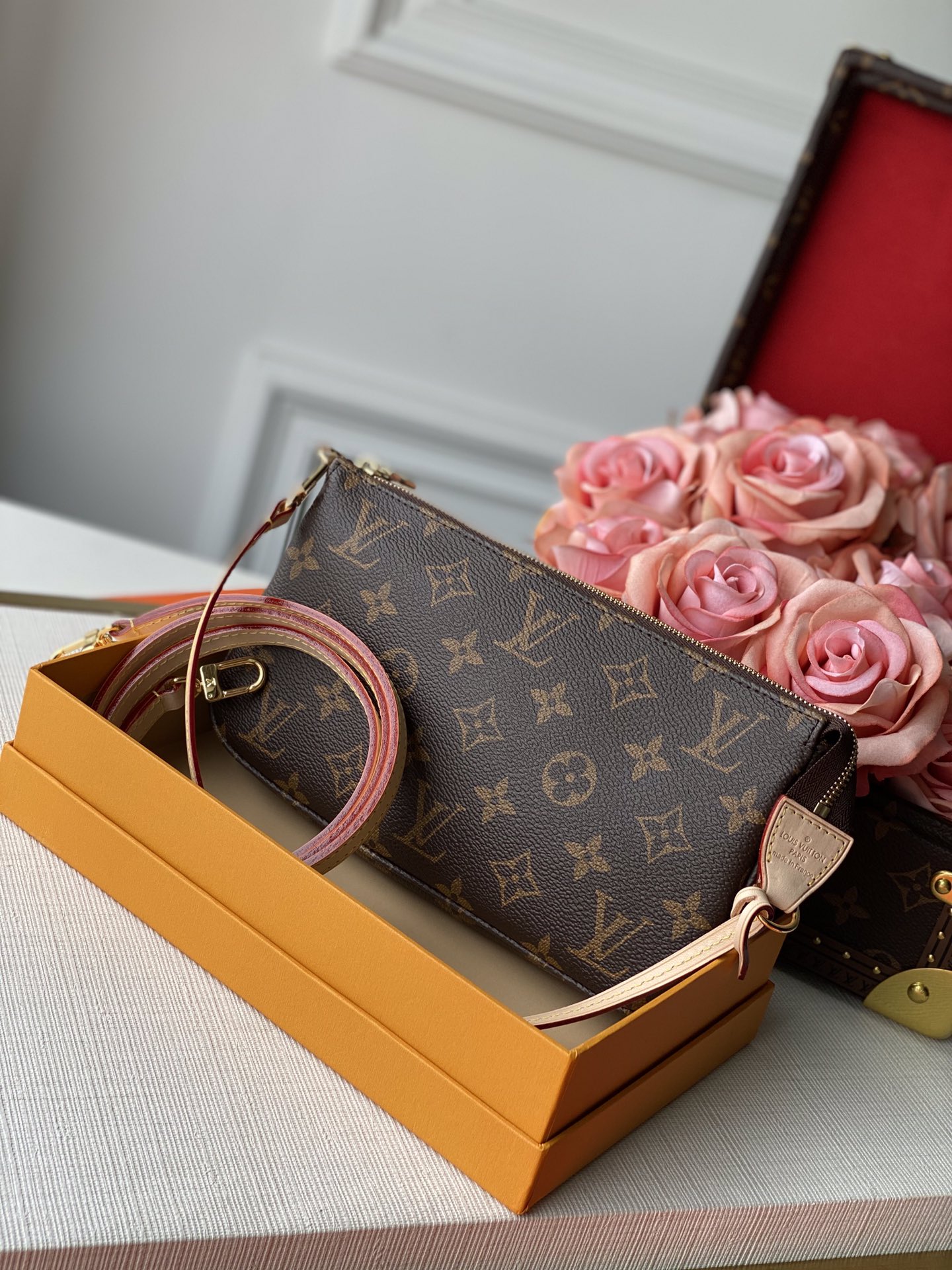 Louis Vuitton Shoulder Bag – LVSH1166