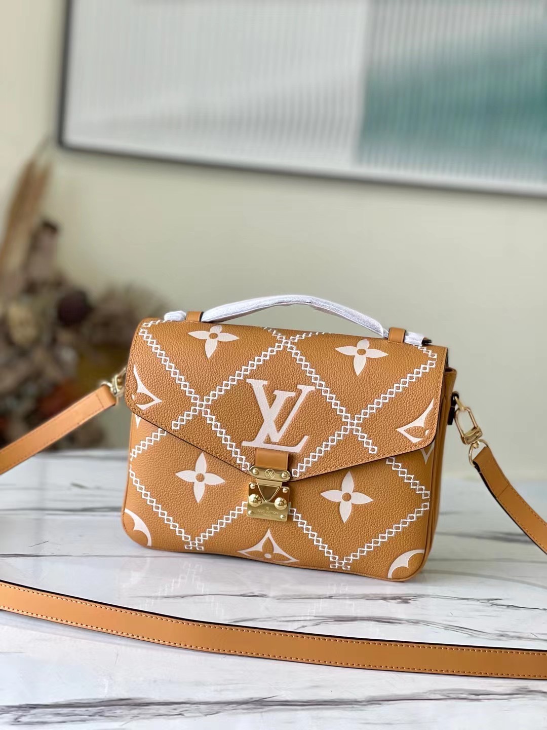 Louis Vuitton Shoulder Bag – LVSH1003