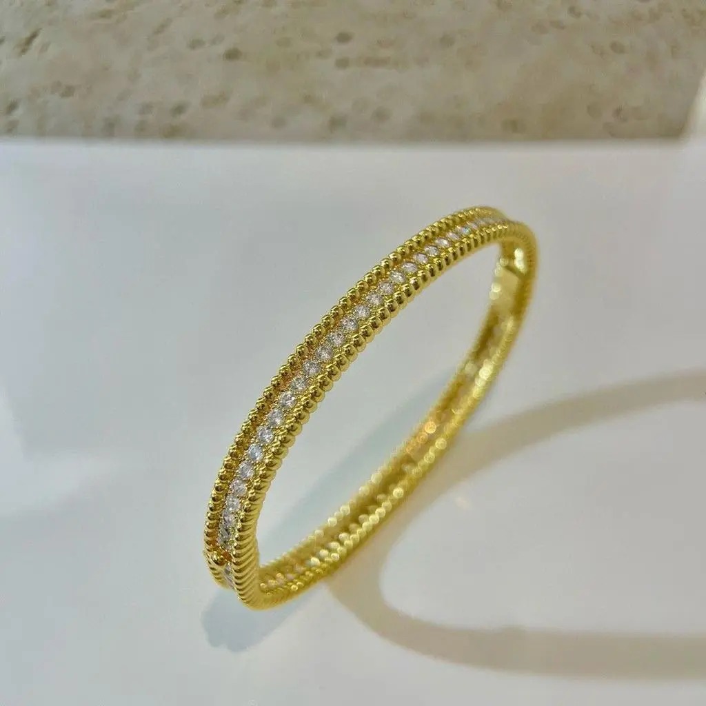 Van Cleef & Arpels Bracelet – JWWM1011