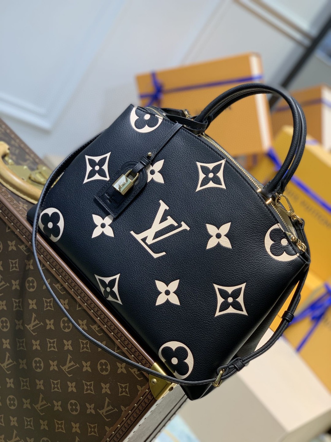 Louis Vuitton Tote Bag – LVTB1071