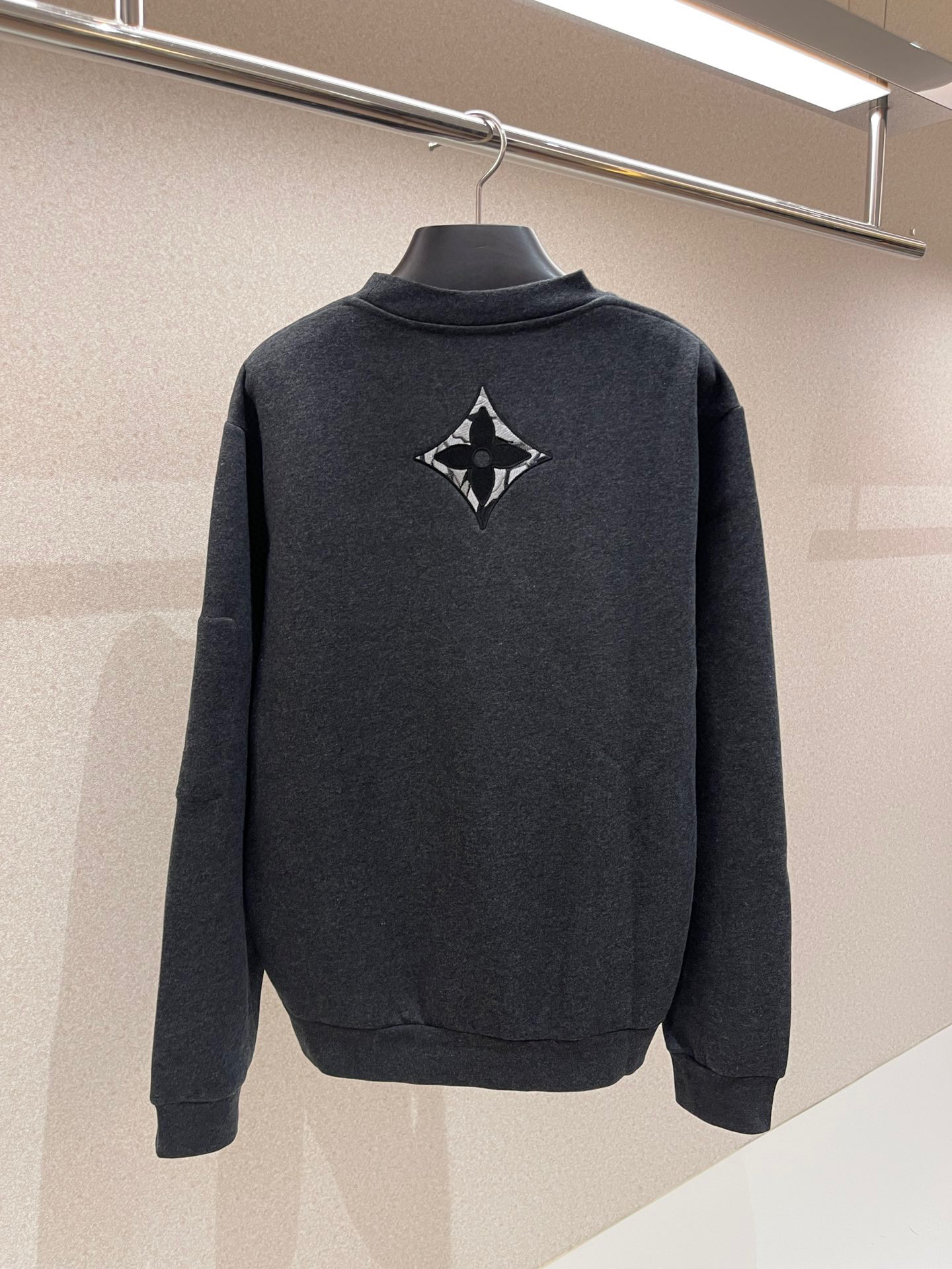 Louis Vuitton Sweater – SWHO2076