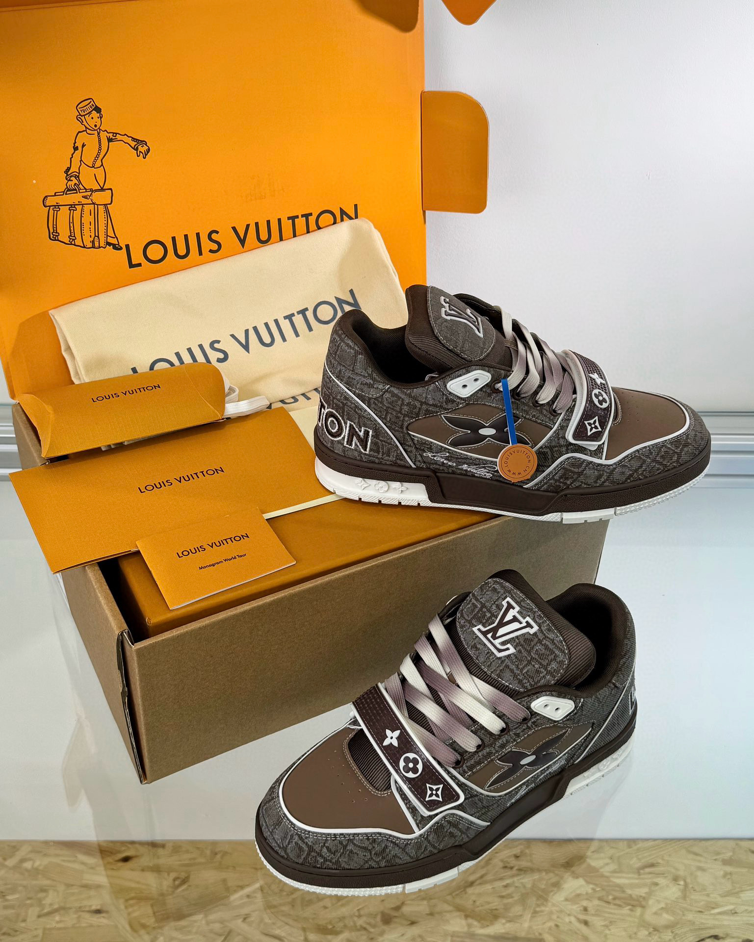 Louis Vuitton Sneaker – LSVT1432