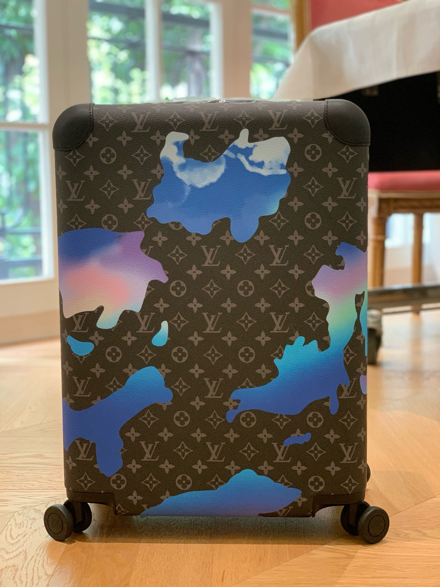 Louis Vuitton Suitcase – BGSC1016