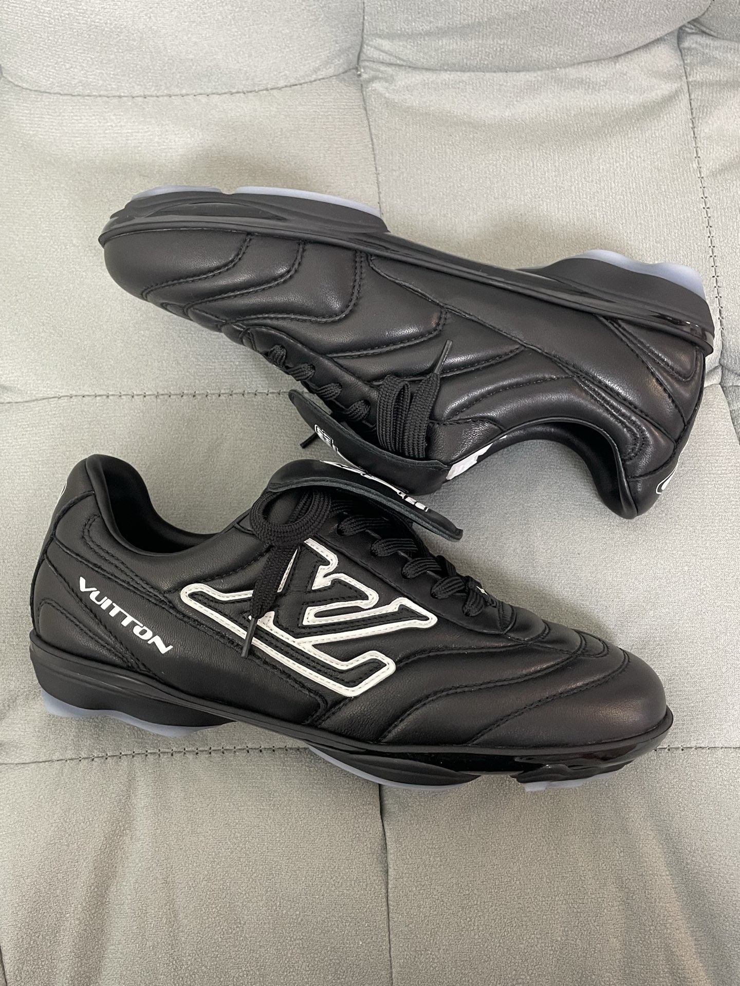 Louis Vuitton Sneaker – LSVT14860