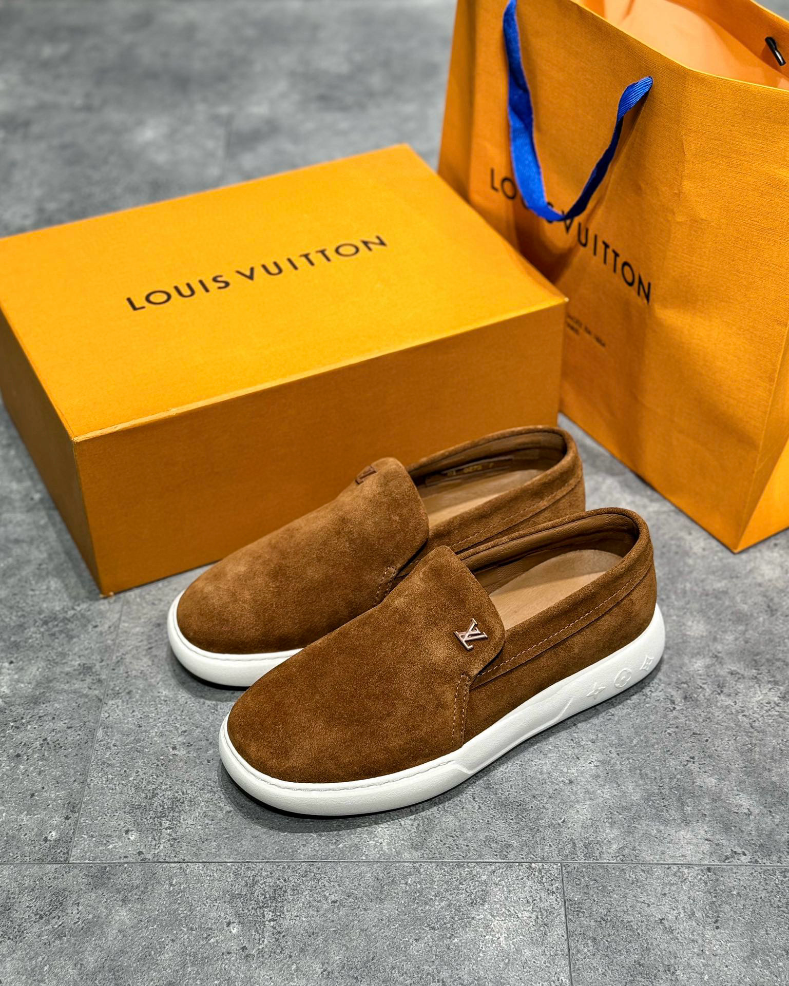 Louis Vuitton Sneaker – LSVT1319