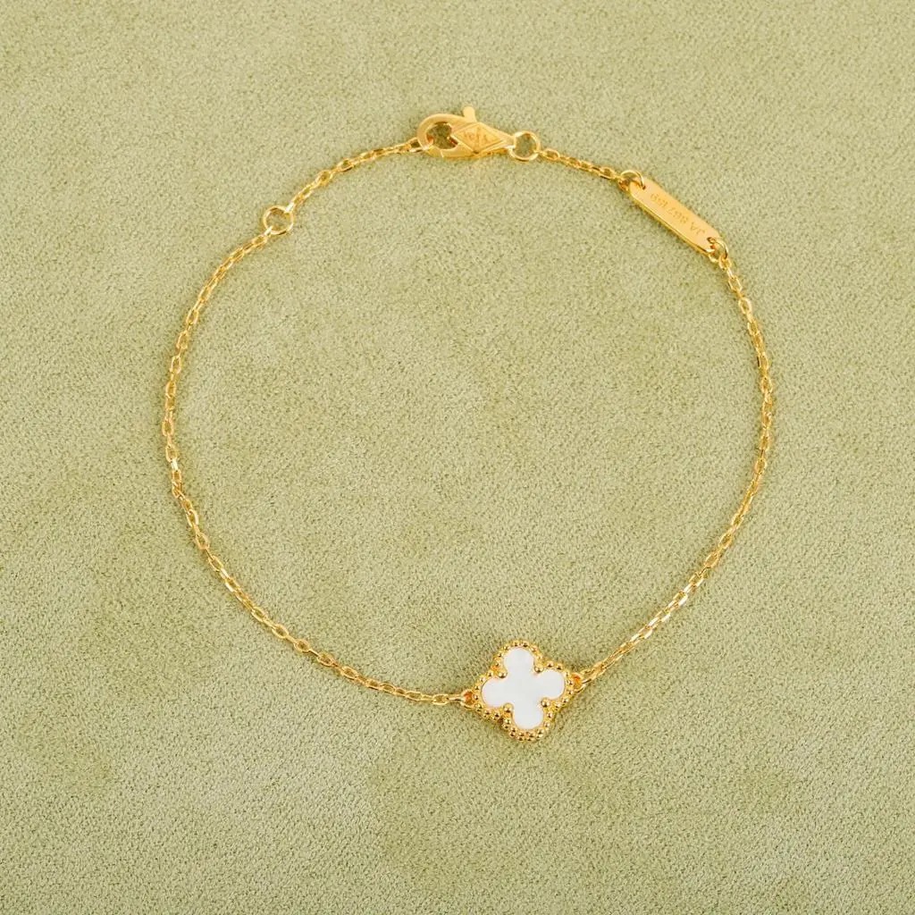Van Cleef & Arpels Bracelet – JWWM1019
