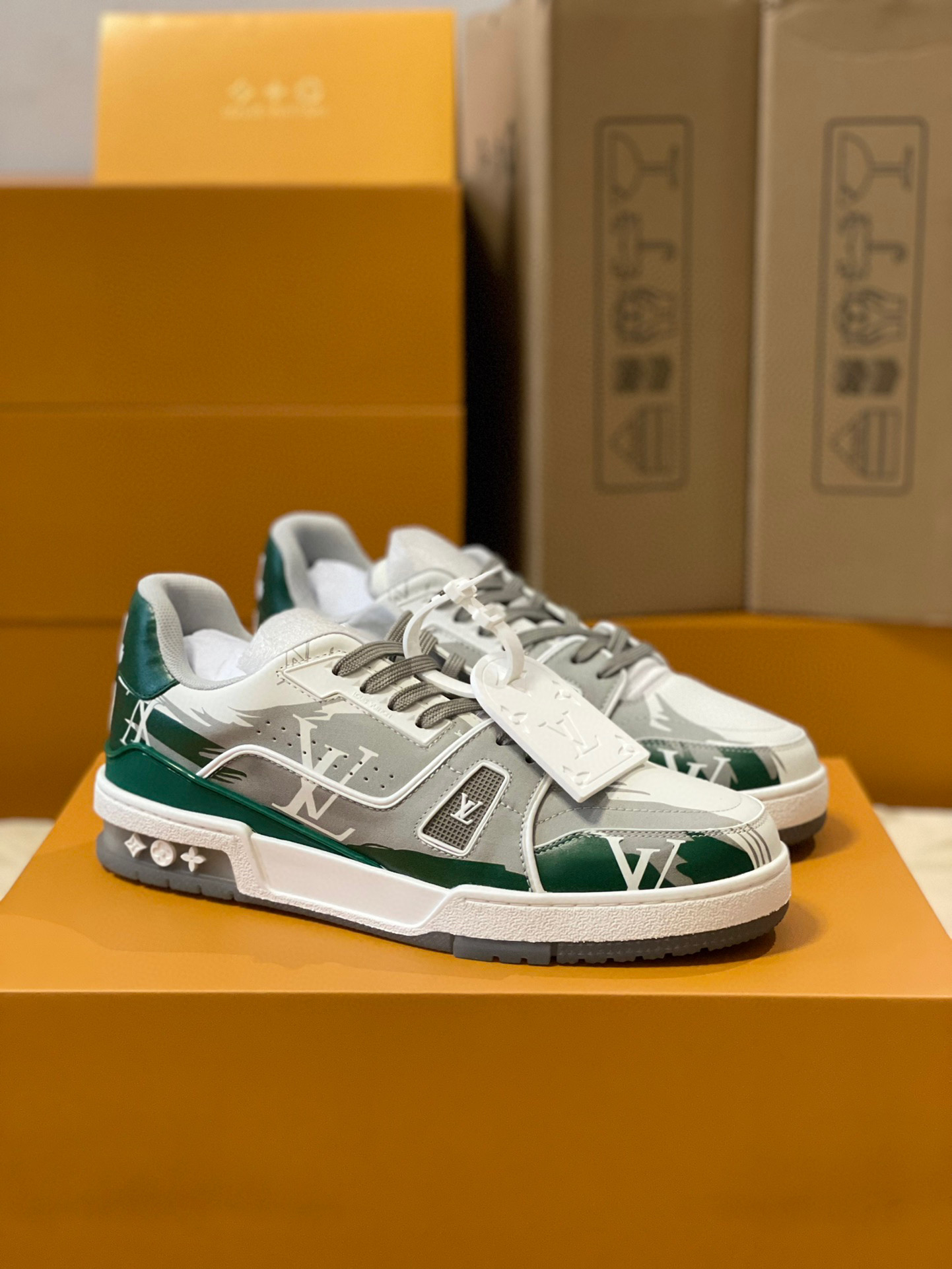 Louis Vuitton Sneaker – LSVT1225