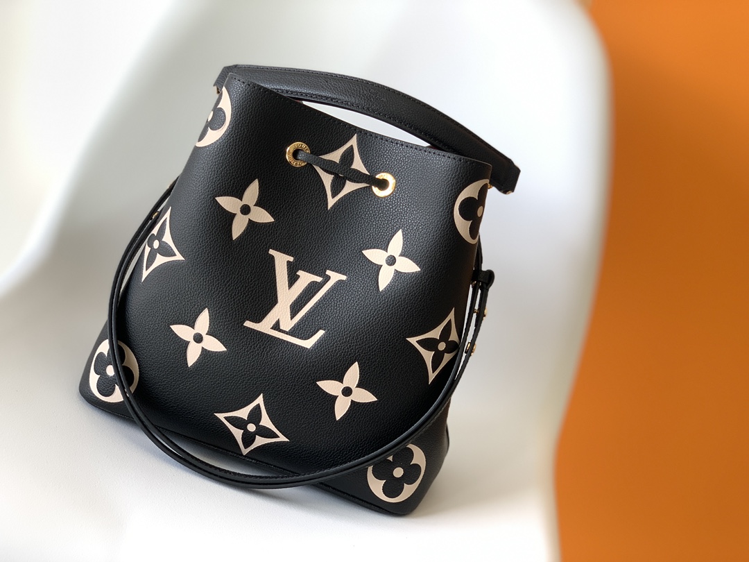 Louis Vuitton Shoulder Bag – LVSH1071