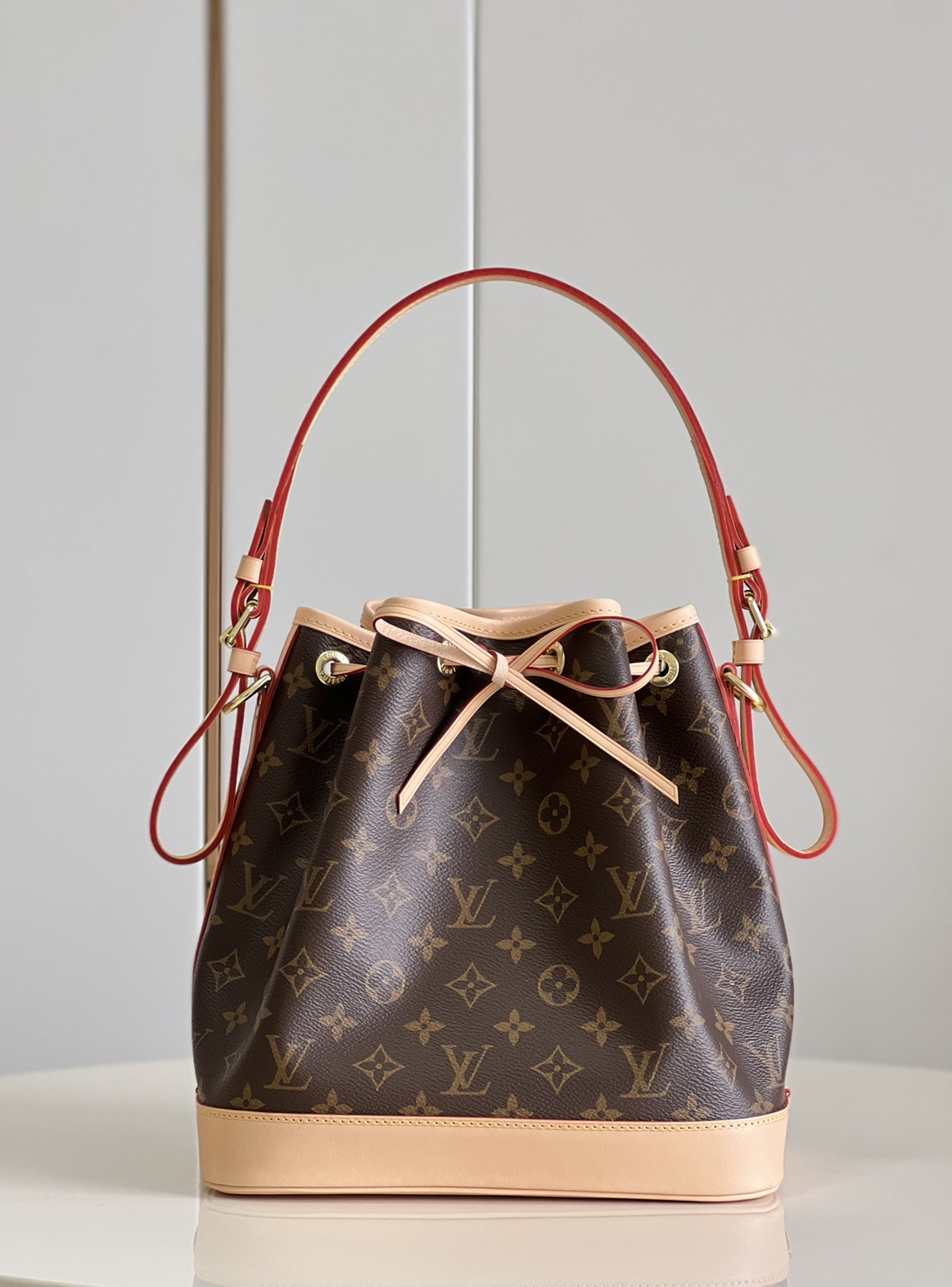Louis Vuitton Shoulder Bag – LVSH1089