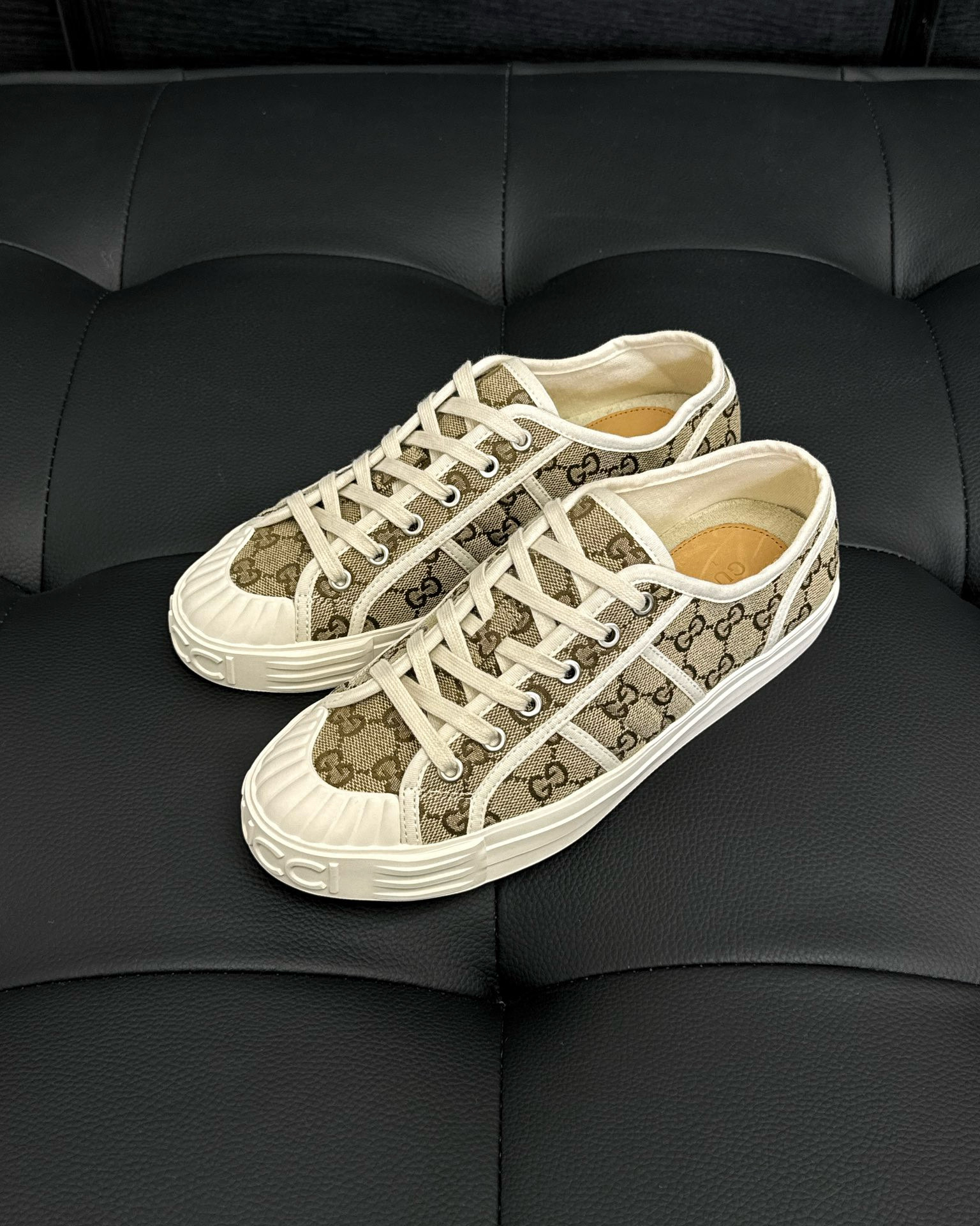 Gucci Sneaker – GUCC1184