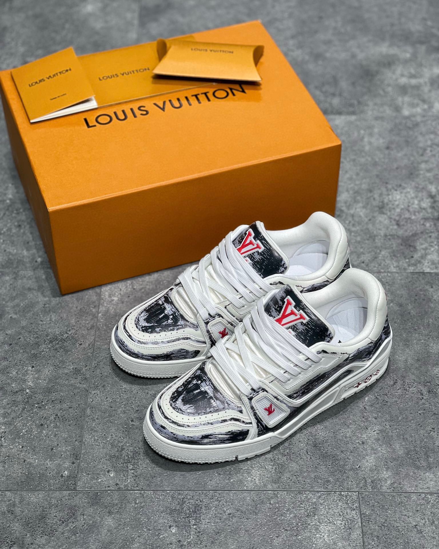 Louis Vuitton Sneaker – LSVT1259