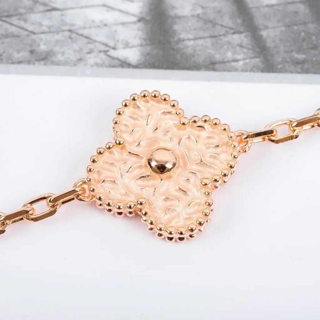 Van Cleef & Arpels Bracelet – JWWM1009