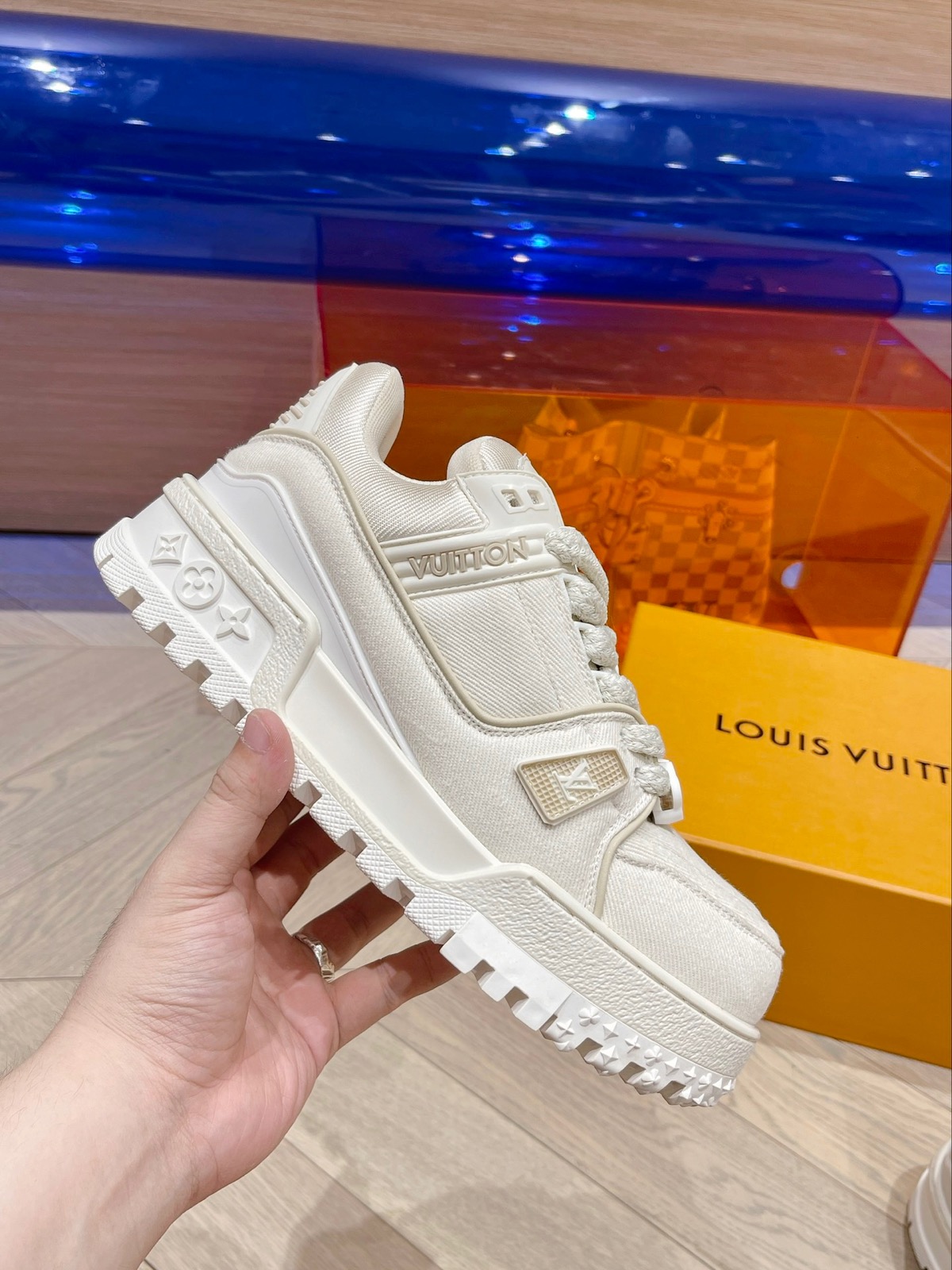 Louis Vuitton Sneaker – LSVT1266