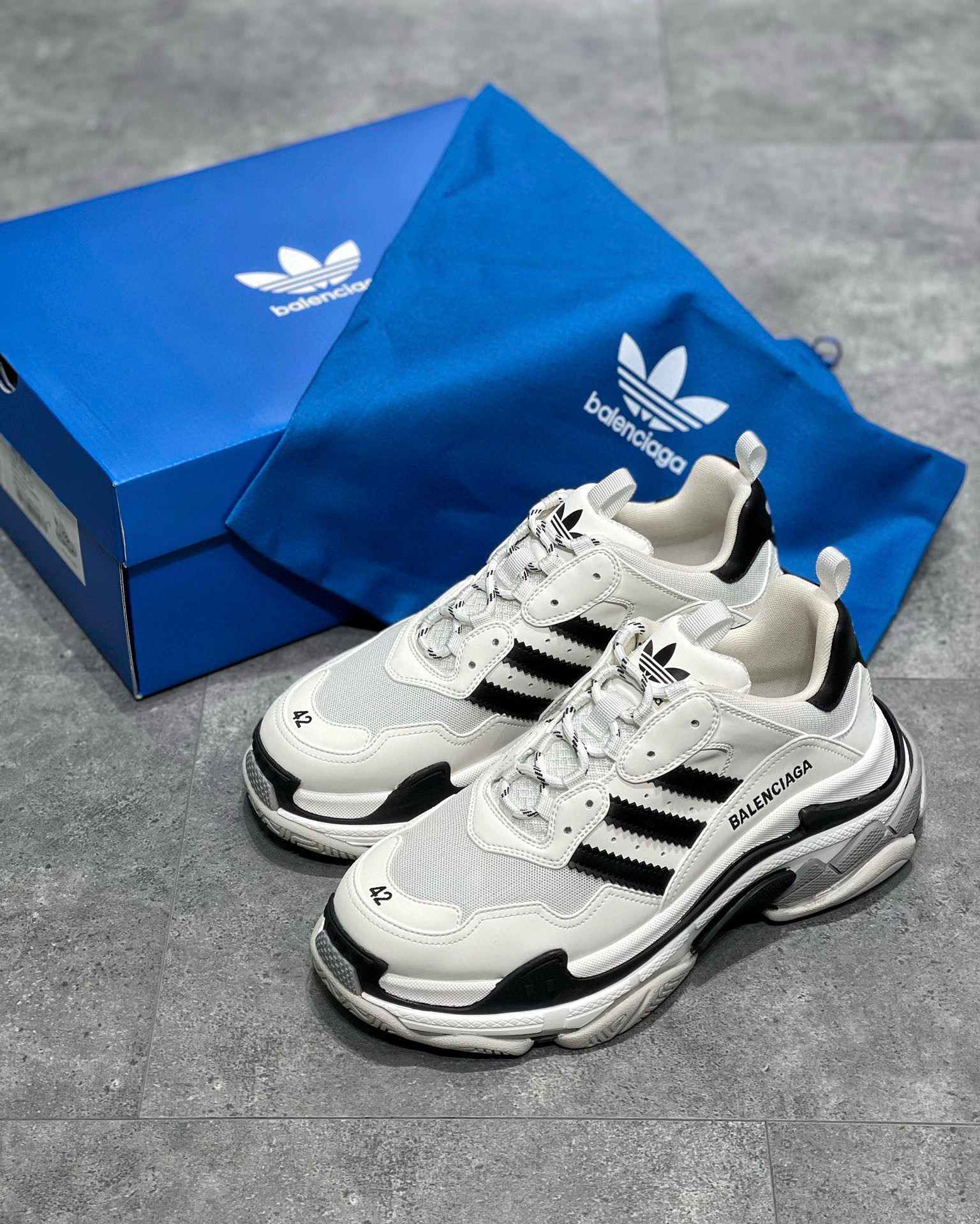 Balenciaga x Adidas Triple S – BLNC1119