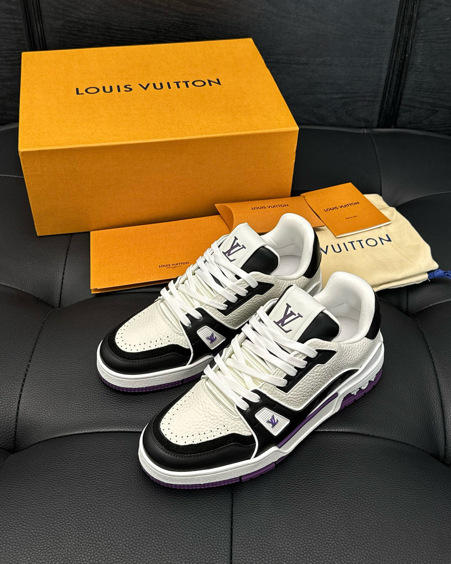 Louis Vuitton Sneaker – LSVT1384