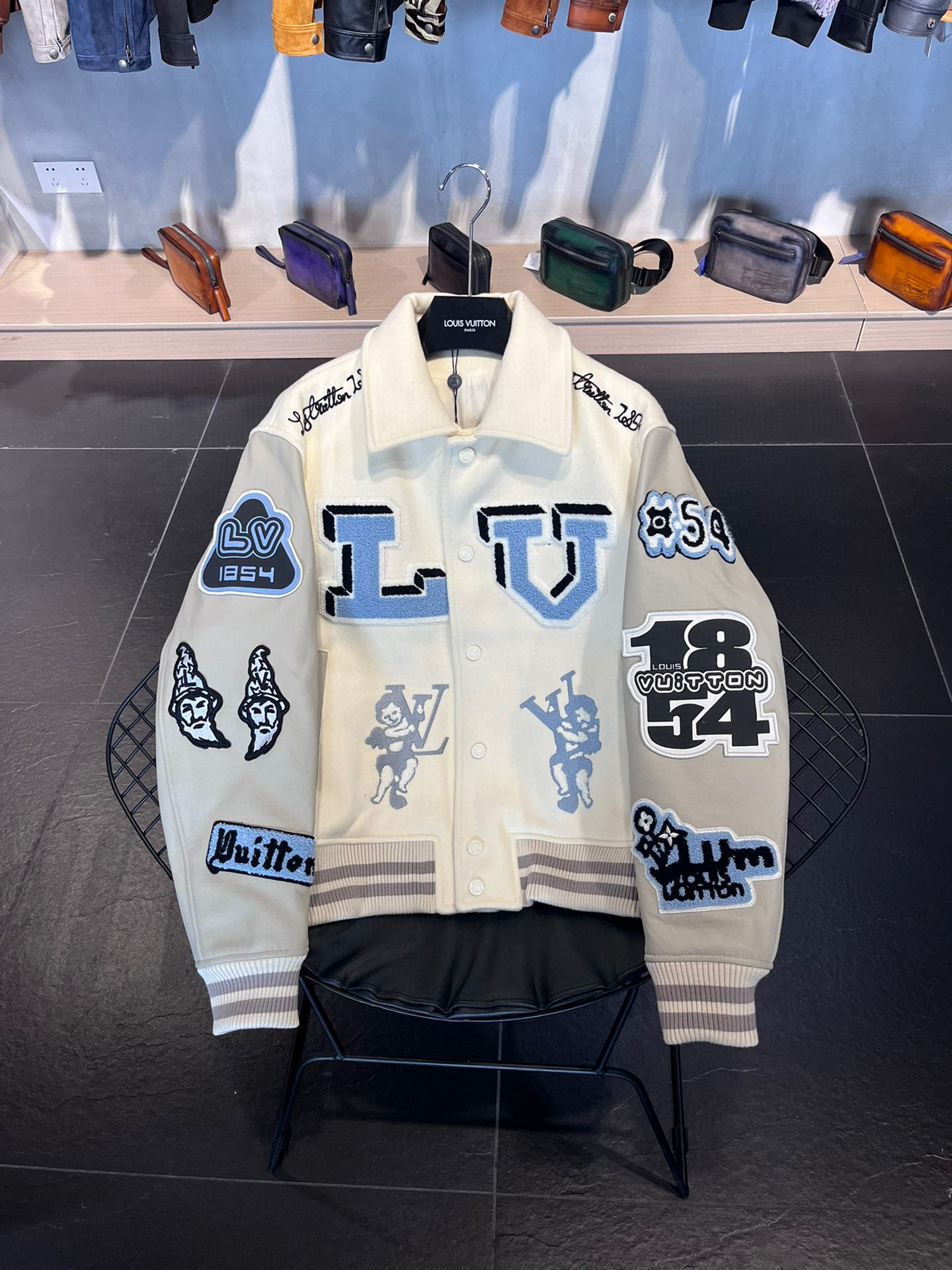 Louis Vuitton Jacket – CJKT01142