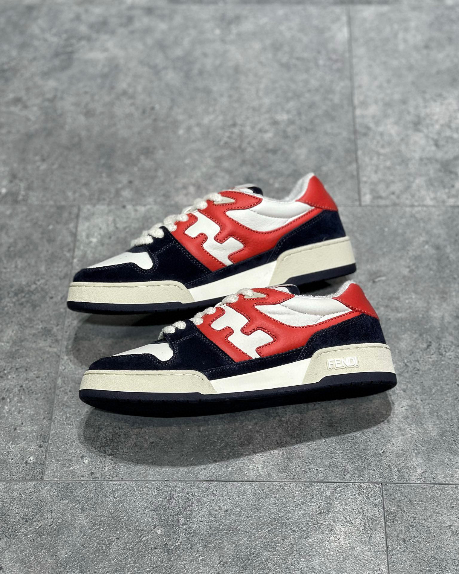 Fendi Sneaker – FEND1065