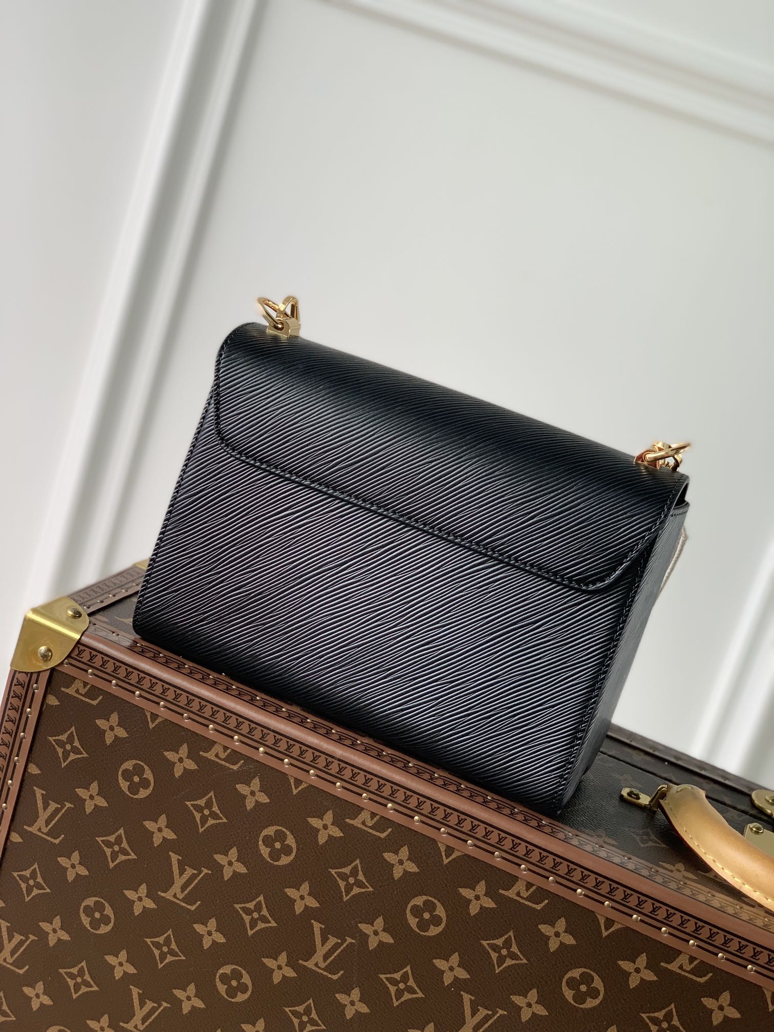 Louis Vuitton Shoulder Bag – LVSH1186