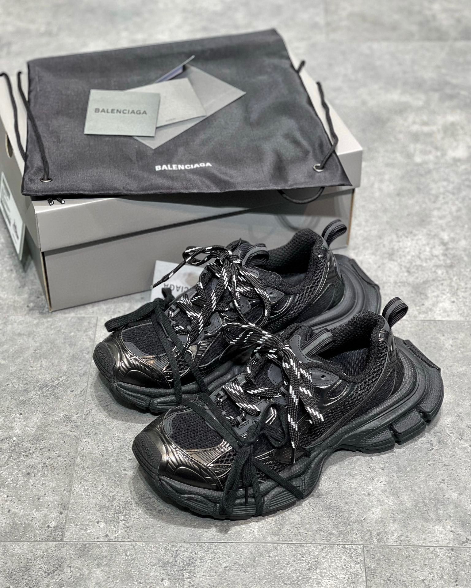 3XL Sneaker – BLNC1159