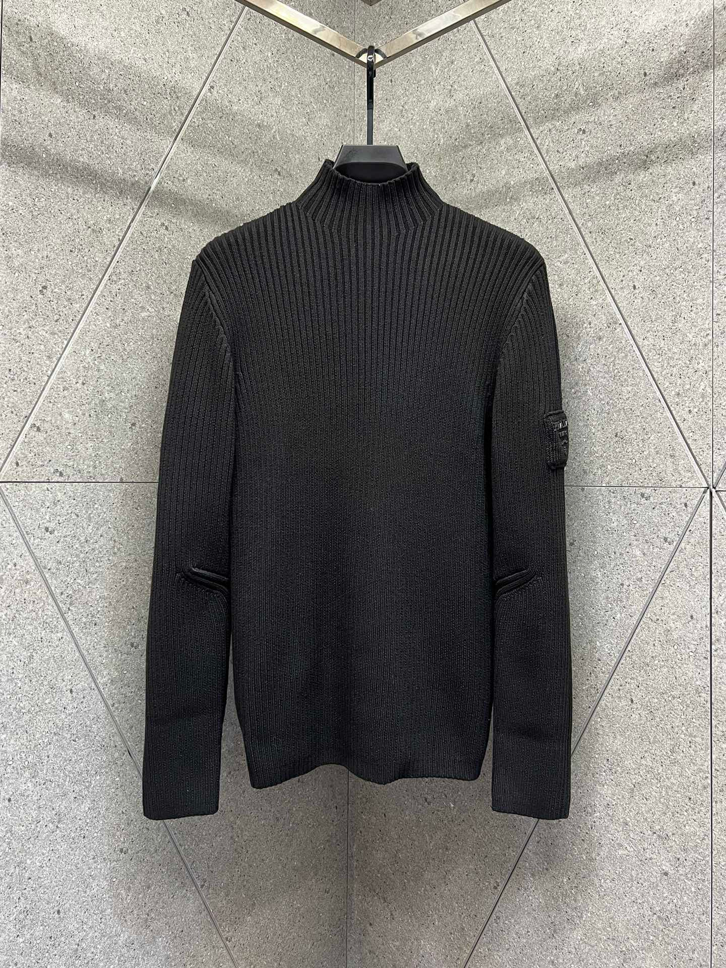 Prada Sweater – SWHO2581