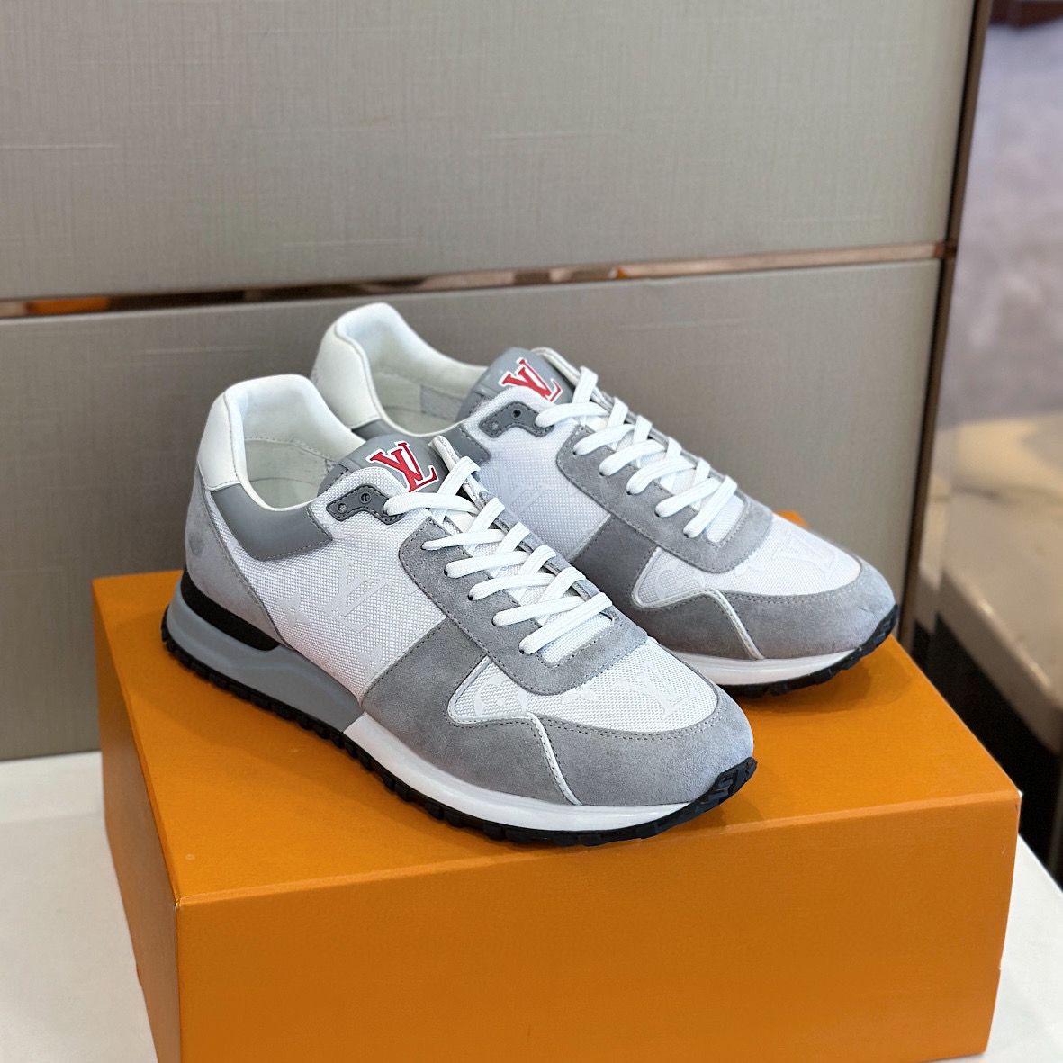 Louis Vuitton Sneaker – LSVT1276