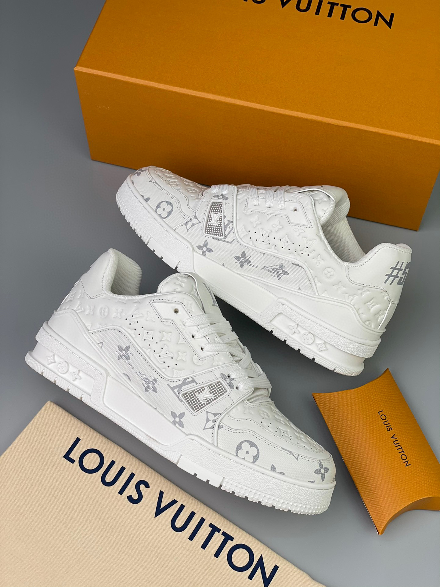 Louis Vuitton Sneaker – LSVT1216