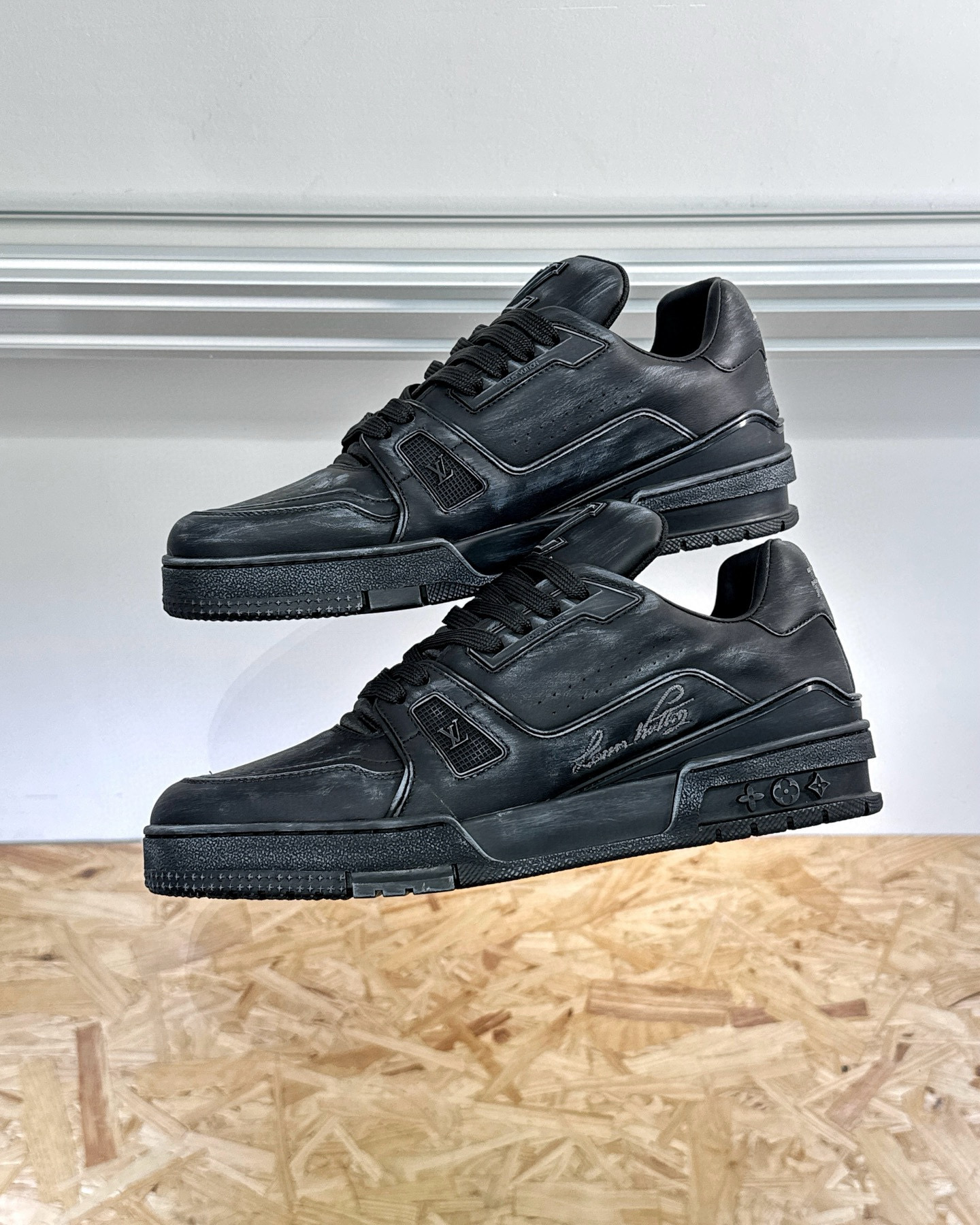 Louis Vuitton Sneaker – LSVT1445
