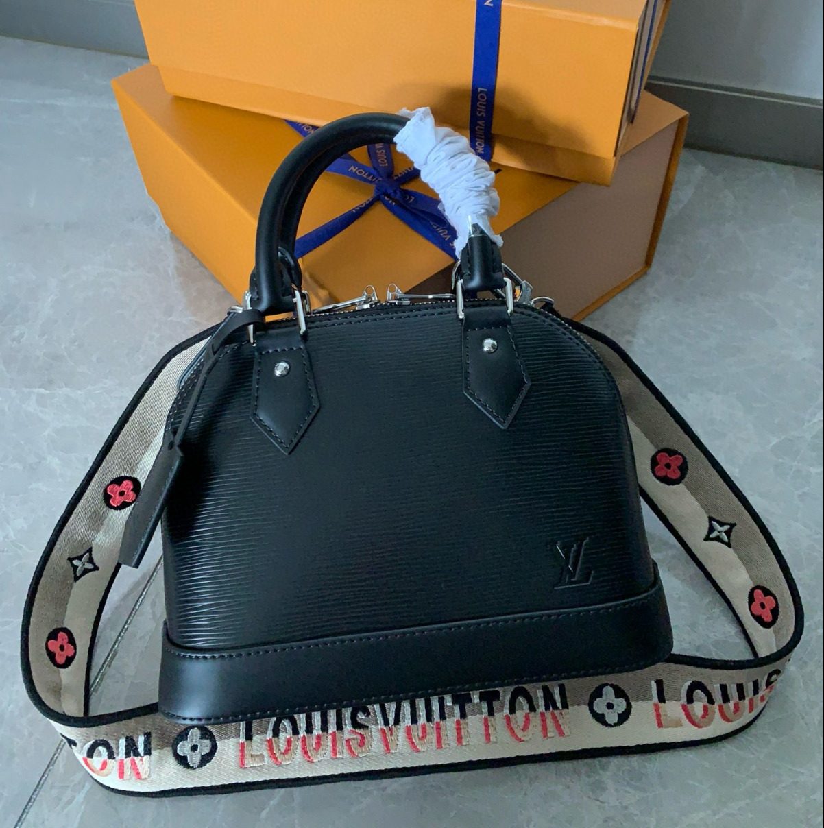 Louis Vuitton Shoulder Bag – LVSH1215