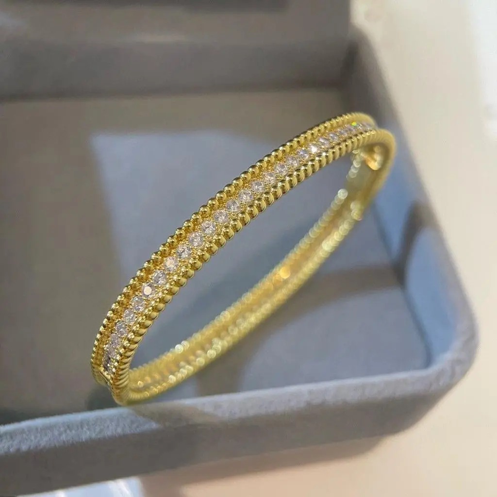 Van Cleef & Arpels Bracelet – JWWM1011