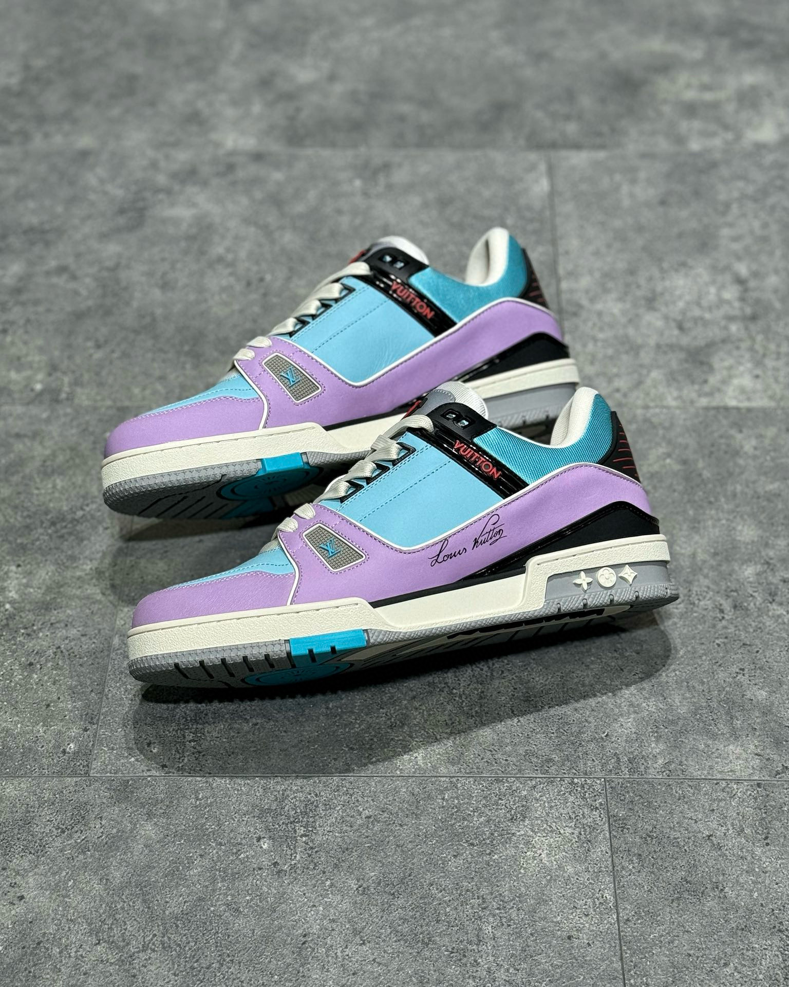 Louis Vuitton Sneaker – LSVT1326