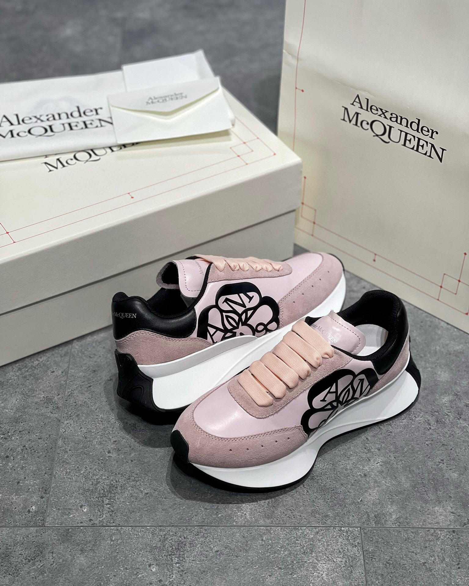 Alexander McQueen Sneaker – AMCQ1044