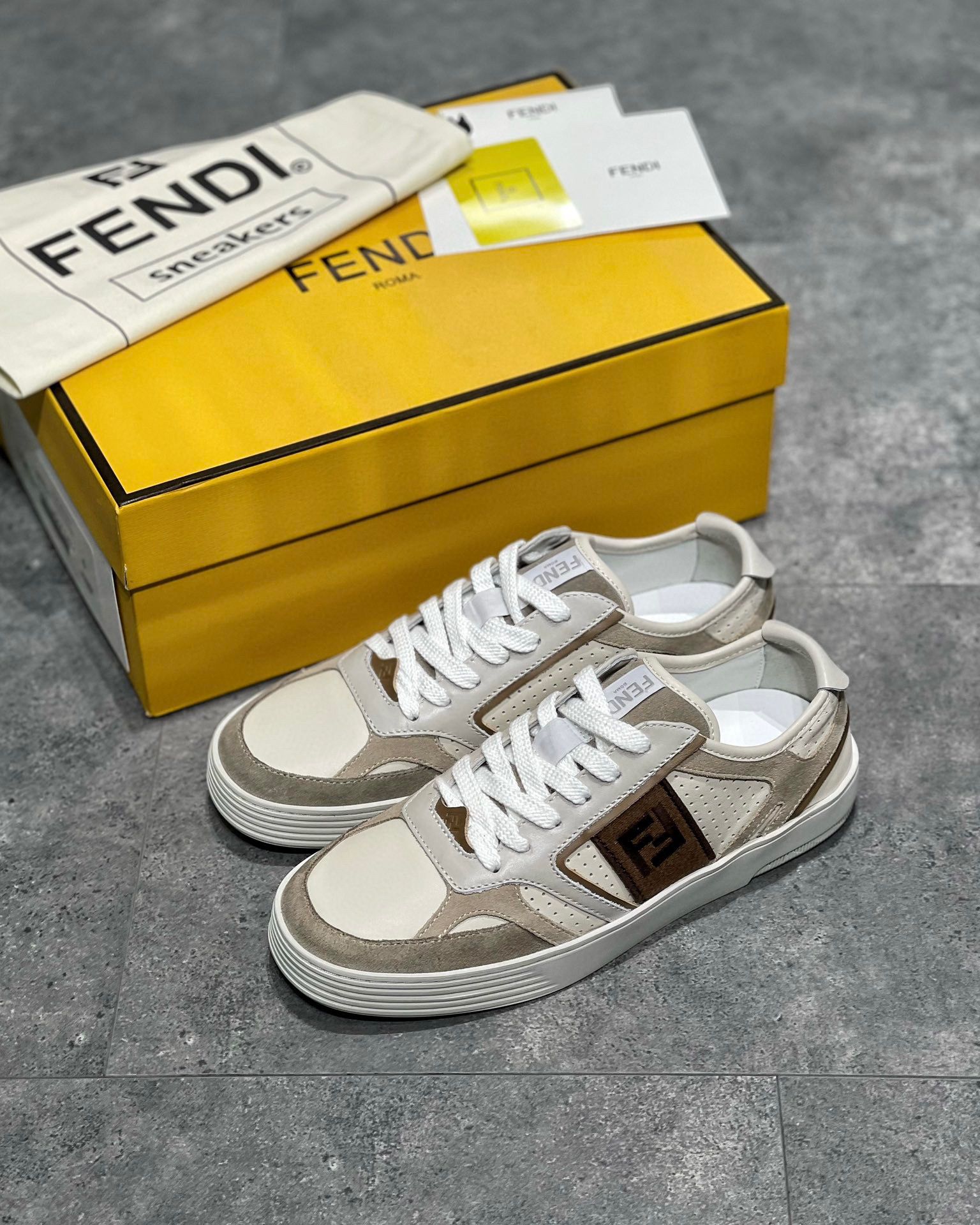 Fendi Sneaker – FEND1084