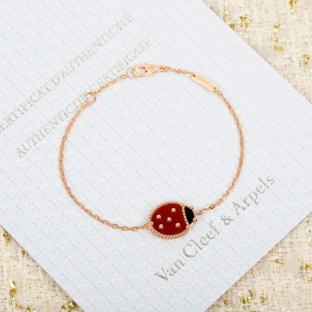 Van Cleef & Arpels Bracelet – JWWM1018