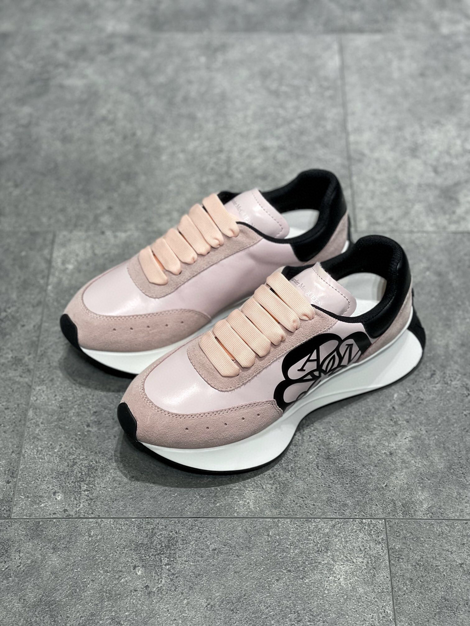 Alexander McQueen Sneaker – AMCQ1044