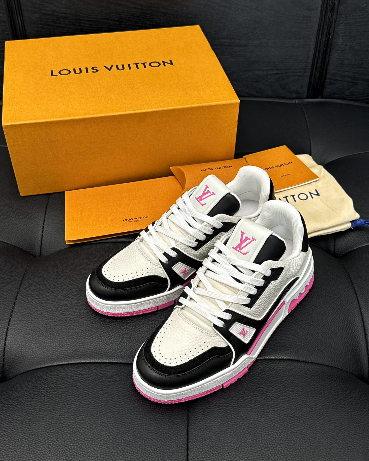 Louis Vuitton Sneaker – LSVT1385