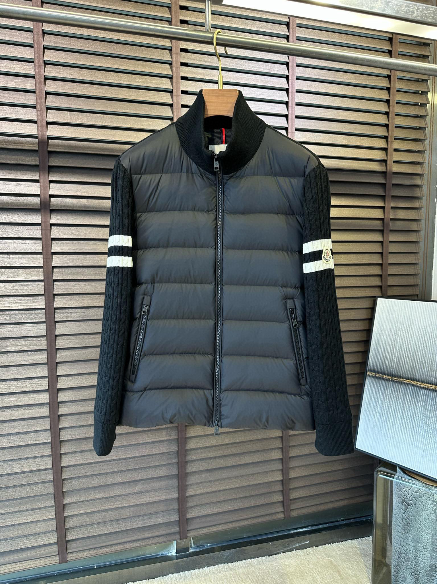 Moncler Zip Sweater – SWHO2549