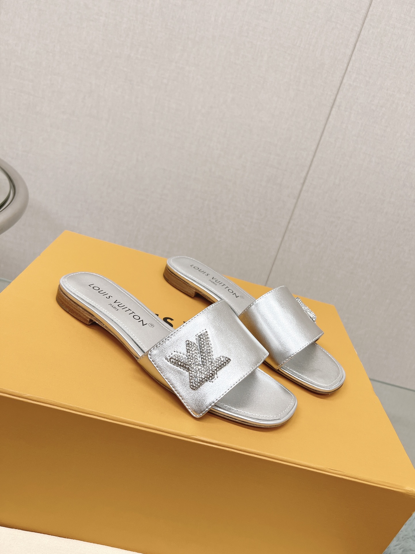 Louis Vuitton Sandal – WOLV1062