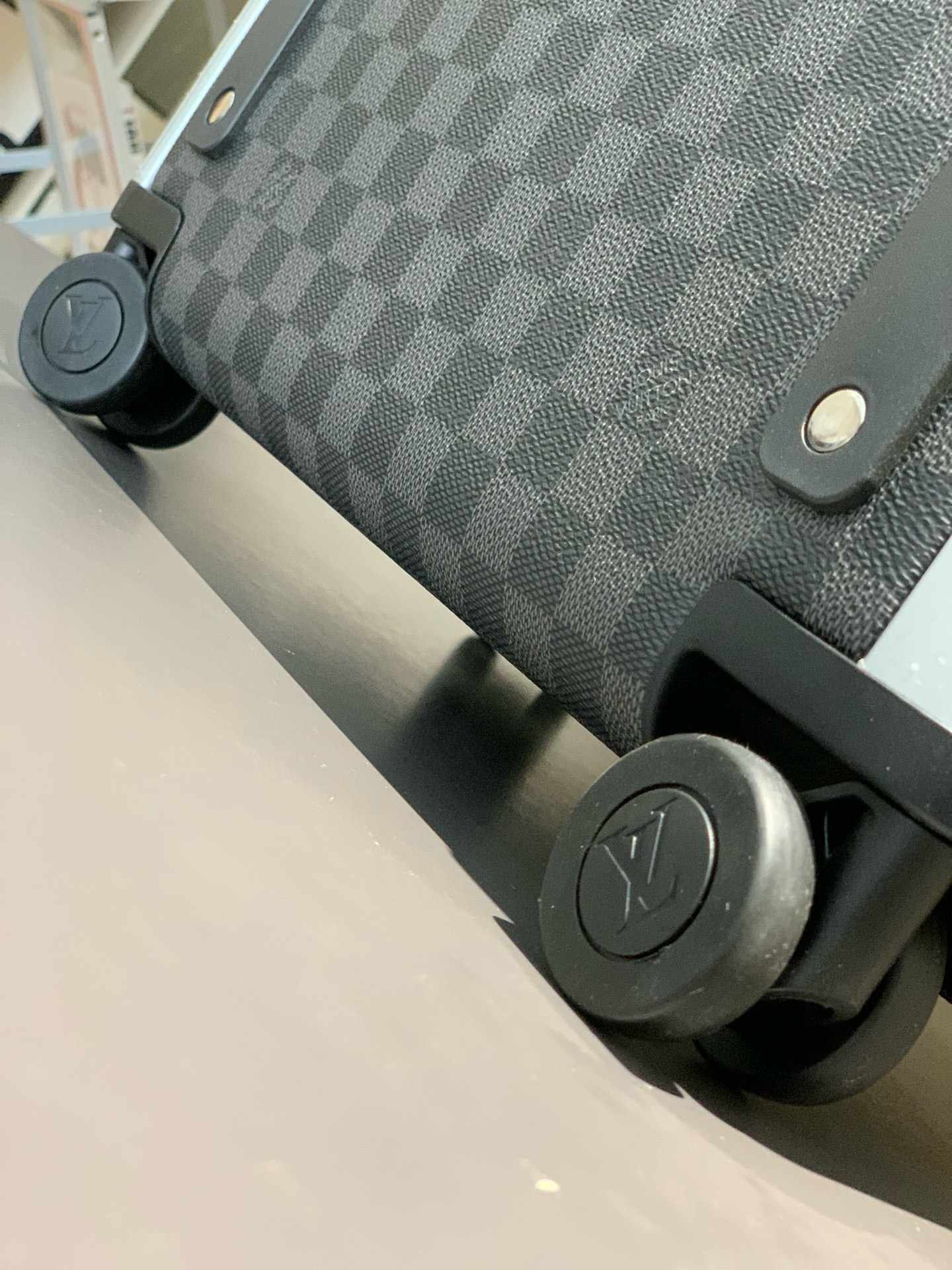 Louis Vuitton Suitcase – BGSC1005