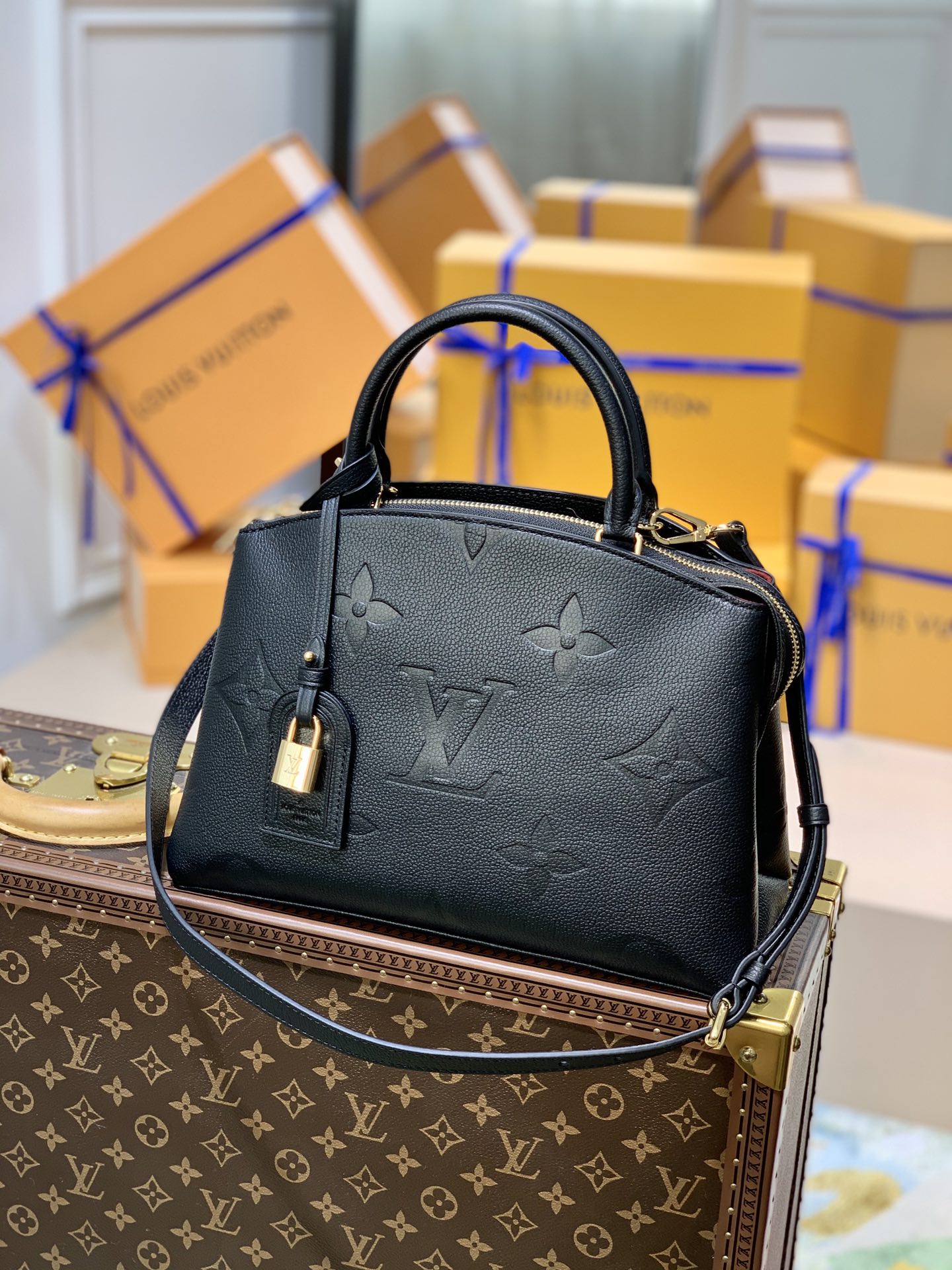 Louis Vuitton Tote Bag – LVTB1062