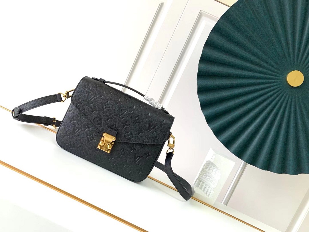 Louis Vuitton Shoulder Bag – LVSH1205