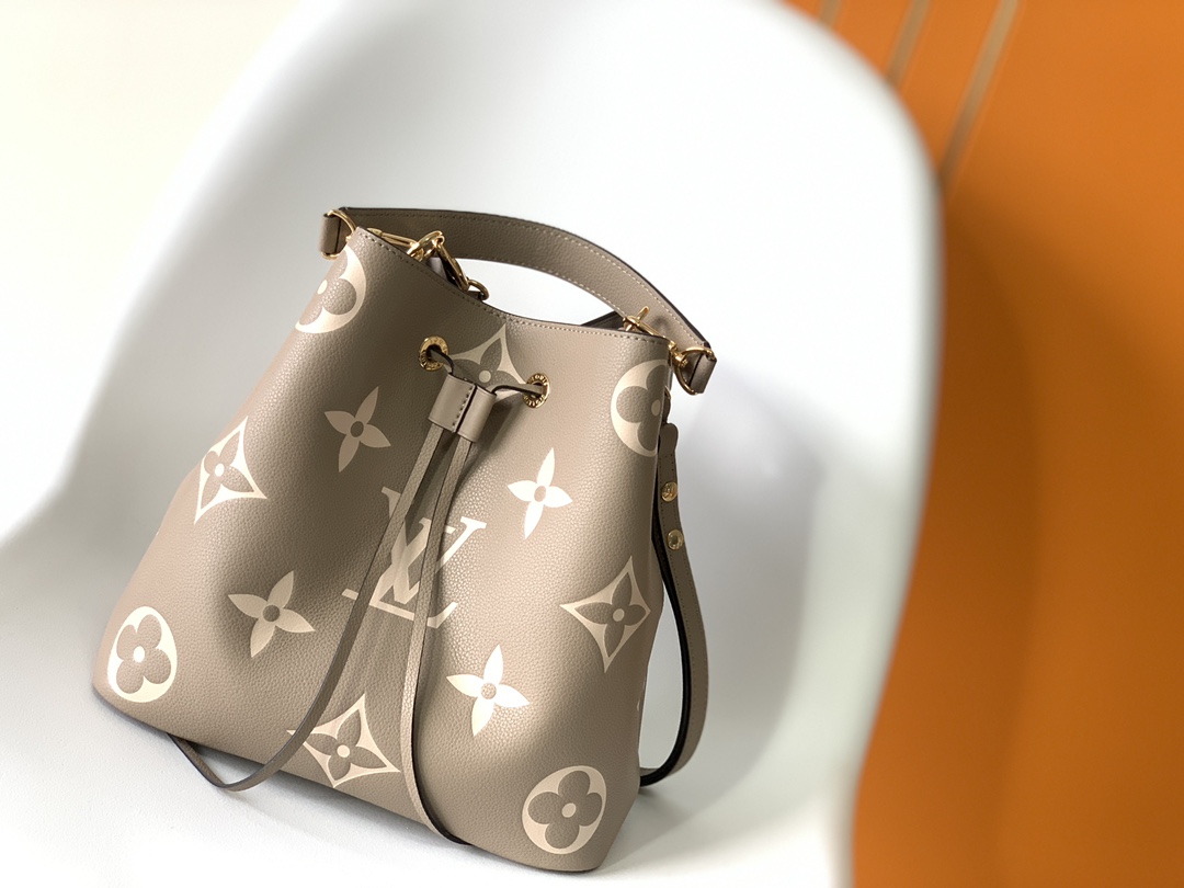 Louis Vuitton Shoulder Bag – LVSH1072
