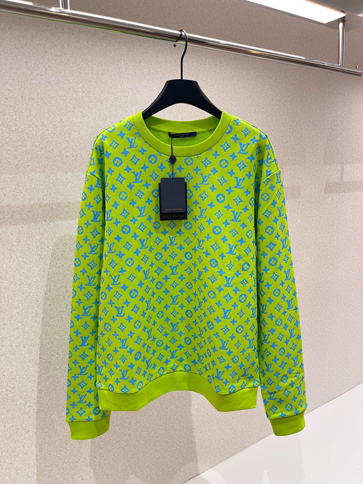 Louis Vuitton Sweater – SWHO1817